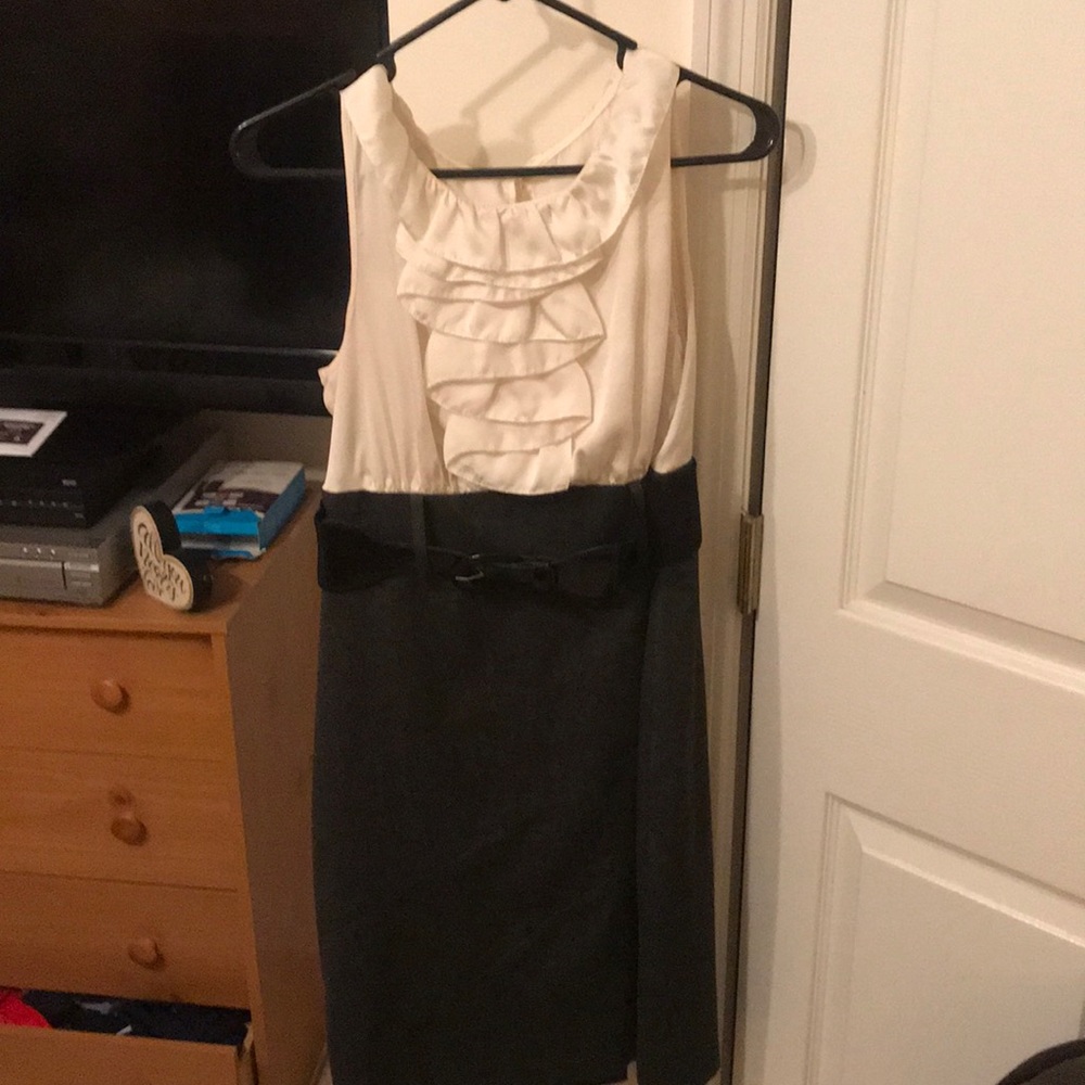 Super cute dress-attached undergarment in bra area